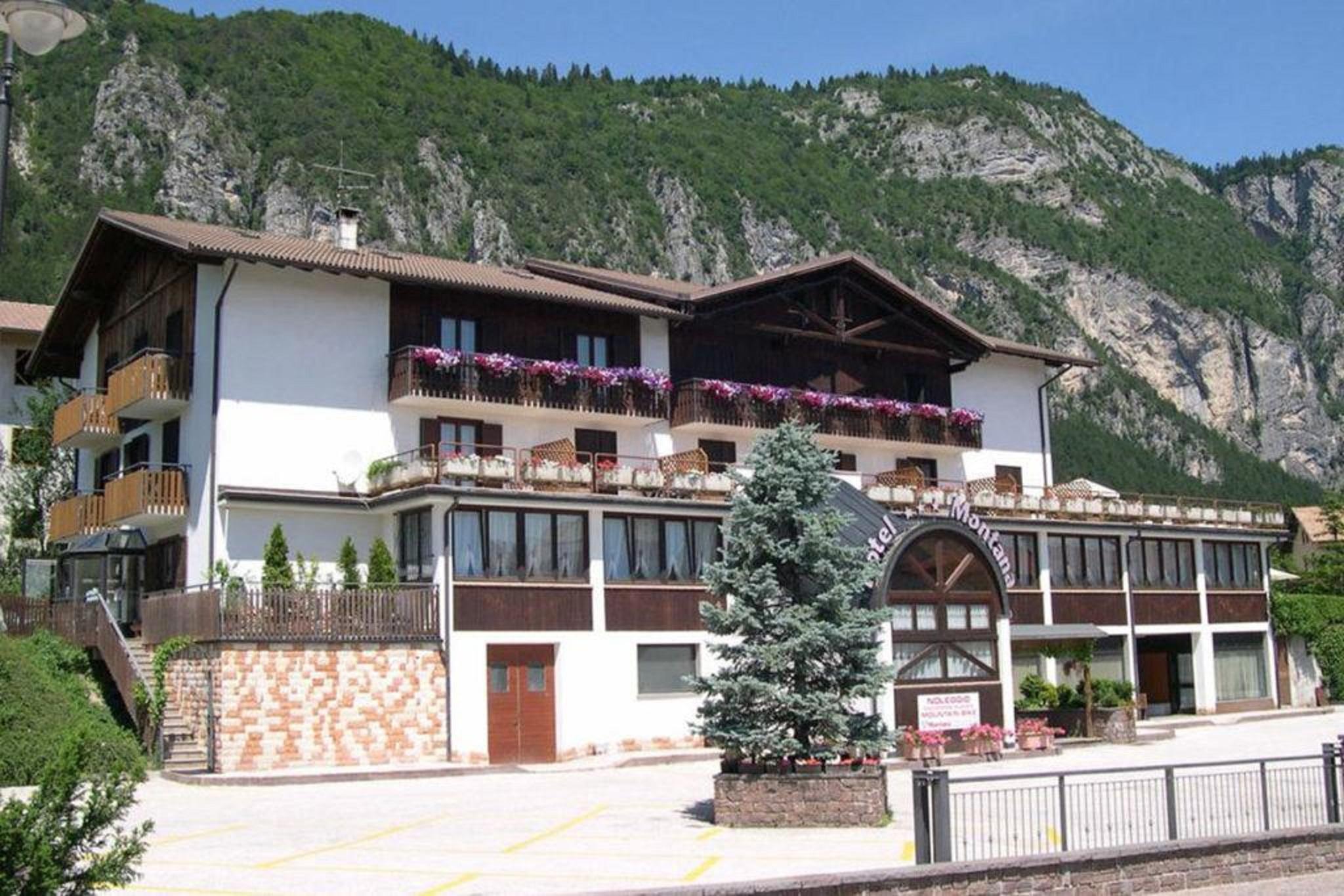 Hotel & Residence Montana Fai della Paganella Exterior photo
