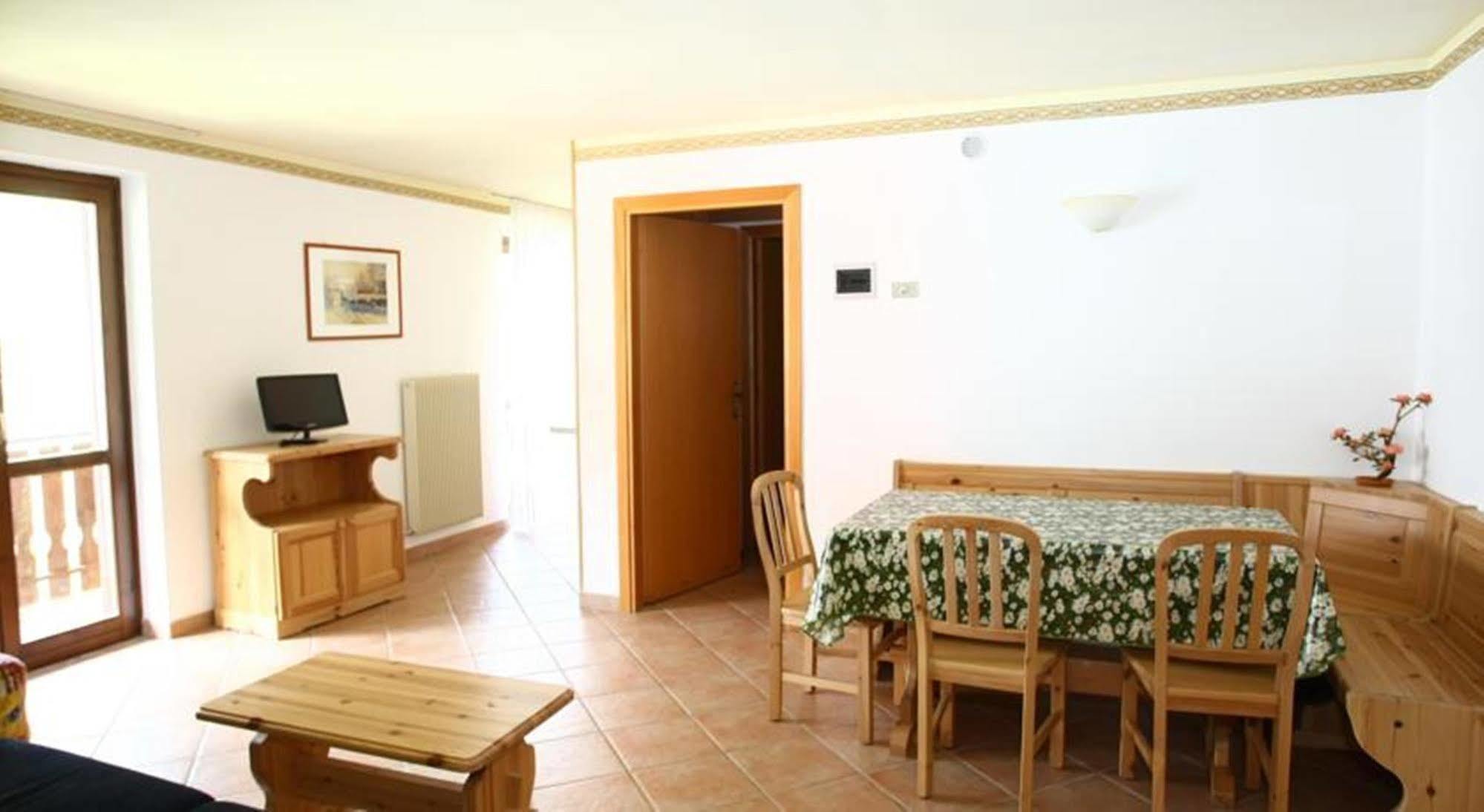 Hotel & Residence Montana Fai della Paganella Exterior photo